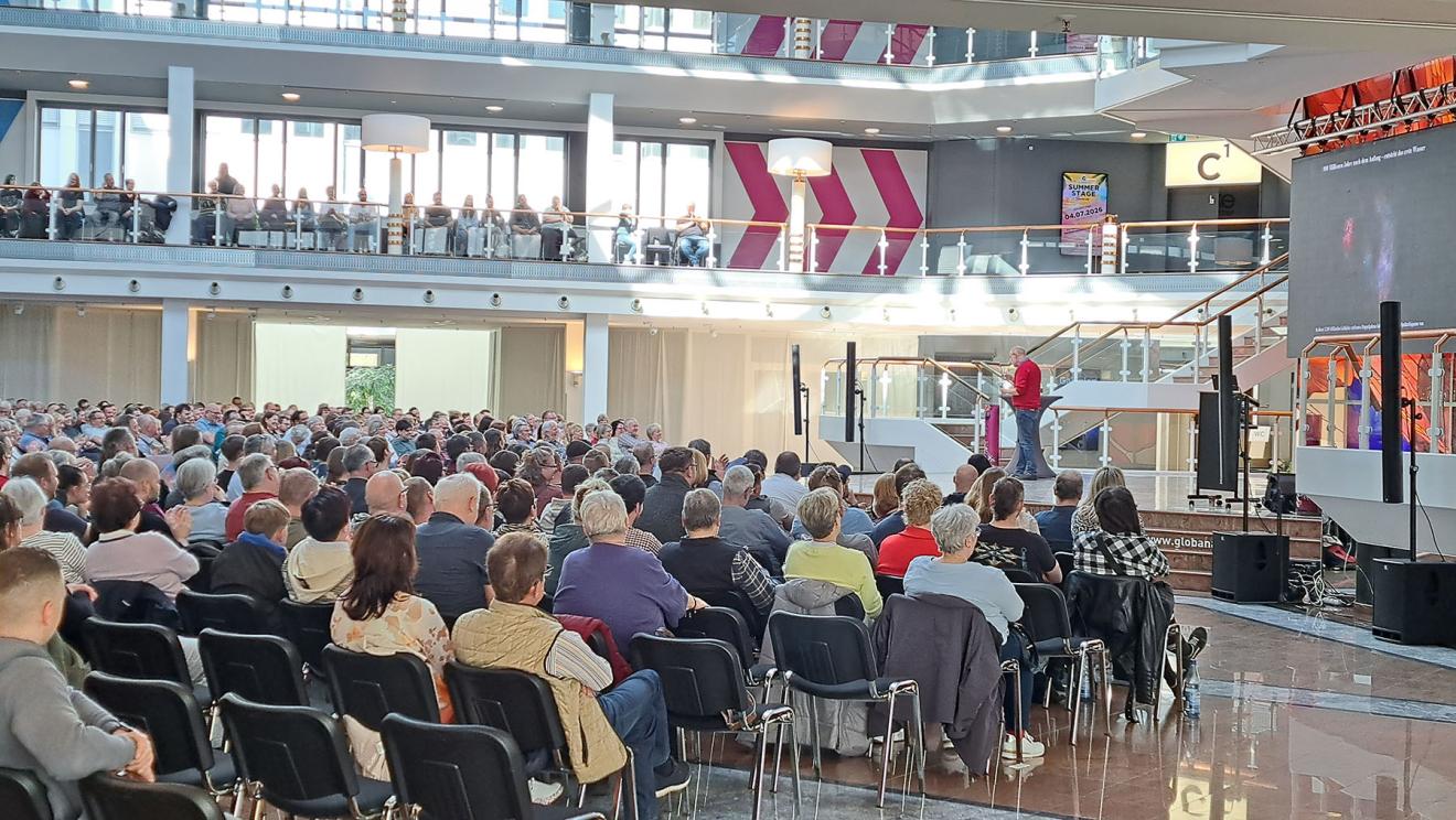 Prof. Dr. Harald Lesch live in Schkeuditz