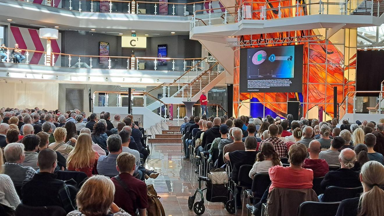 Prof. Dr. Harald Lesch live in Schkeuditz
