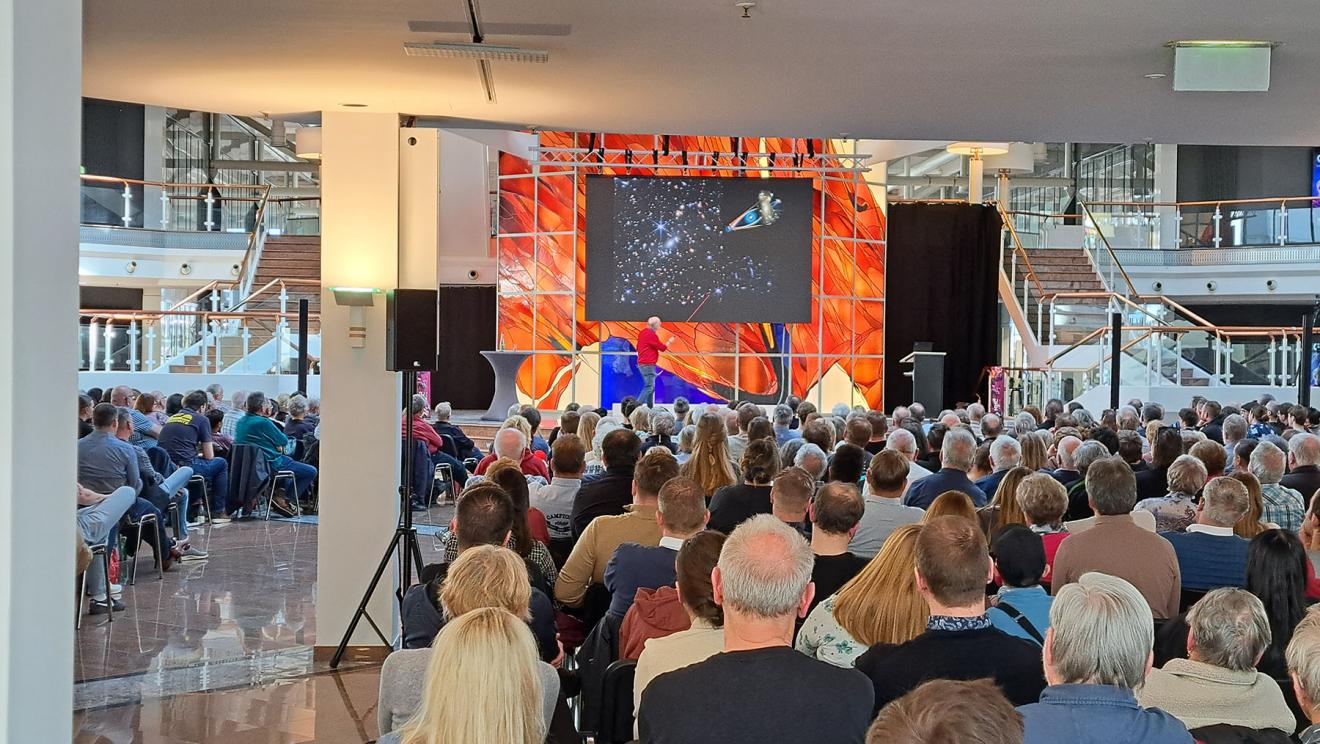 Prof. Dr. Harald Lesch live in Schkeuditz