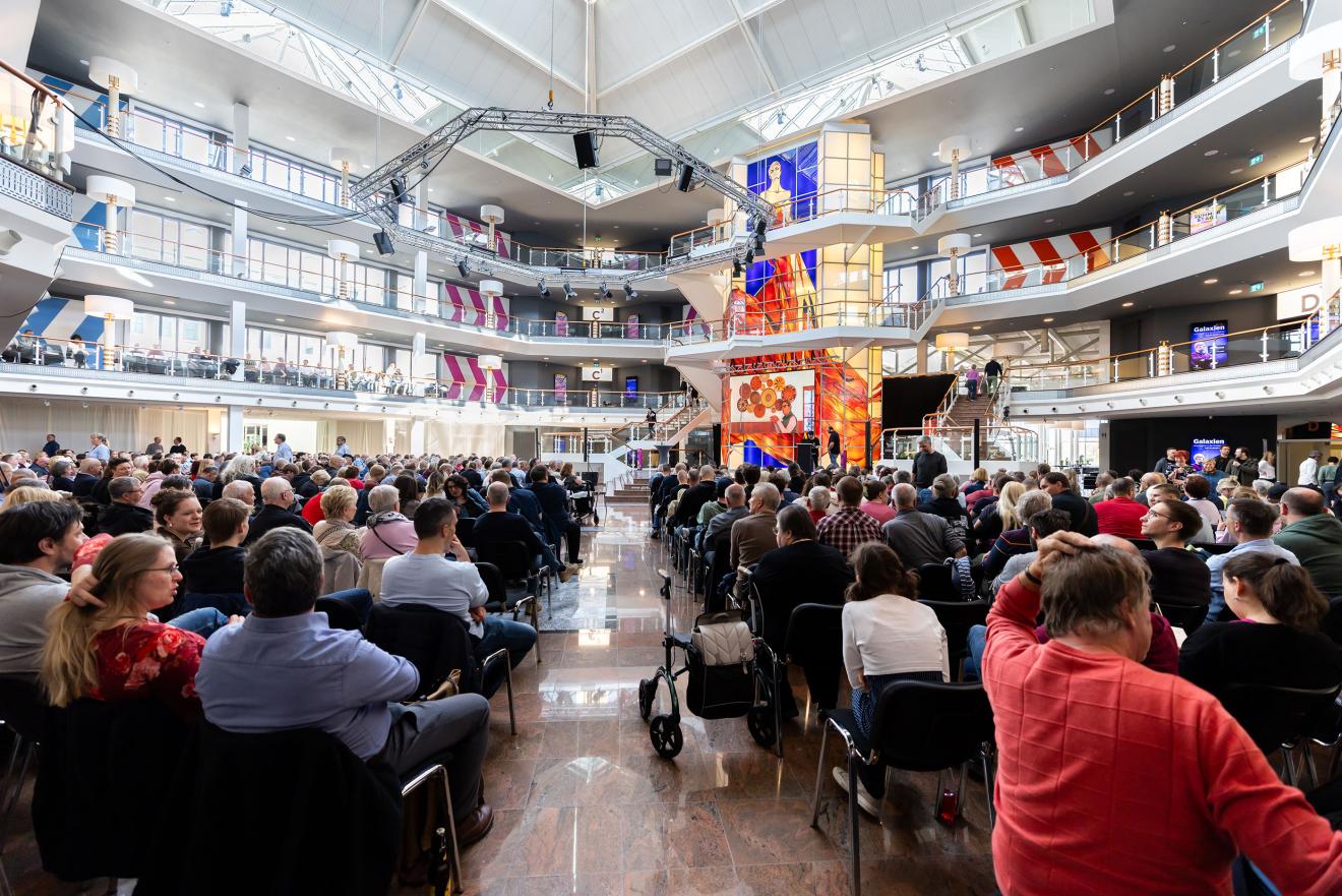 Prof. Dr. Harald Lesch live in Schkeuditz © globana & Planetarium Schkeuditz